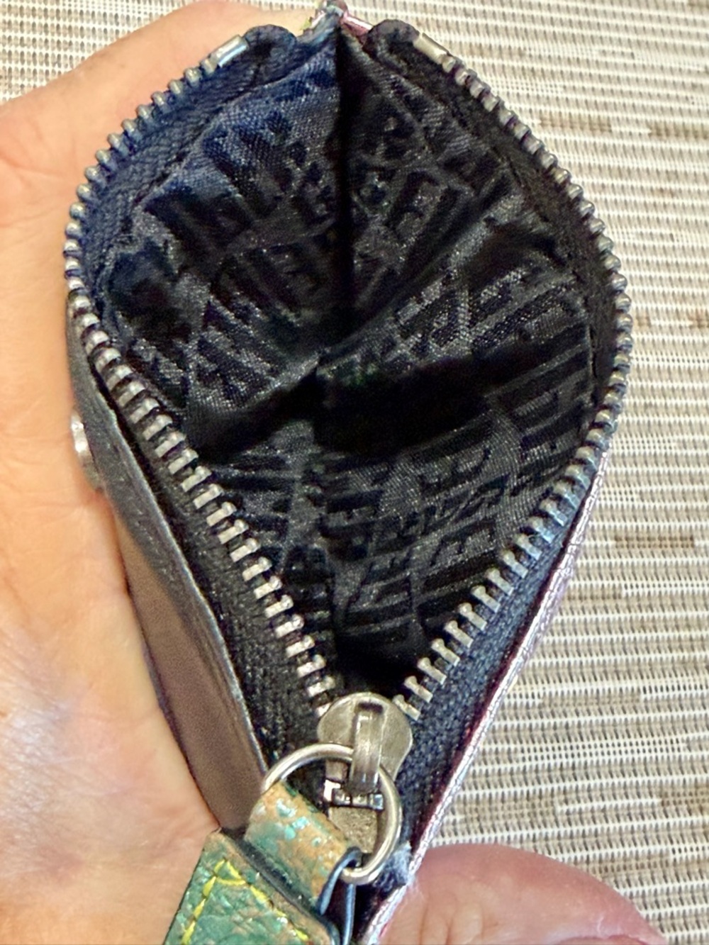 Kurt Geiger Iridescent Multicolor Quilted Leather Wallet with freebie dog charm - Picture 10 of 12